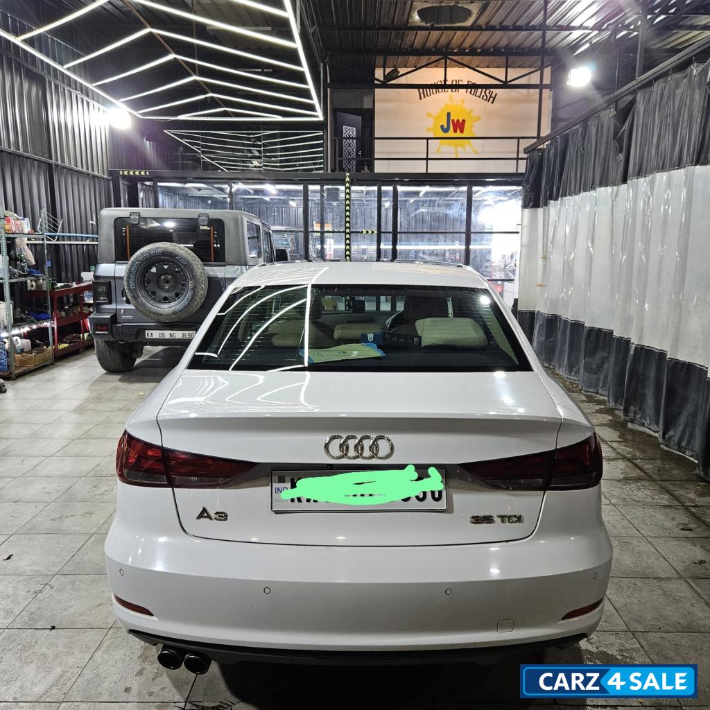 Audi A3 35 TDI Premius Plus + Sunroof