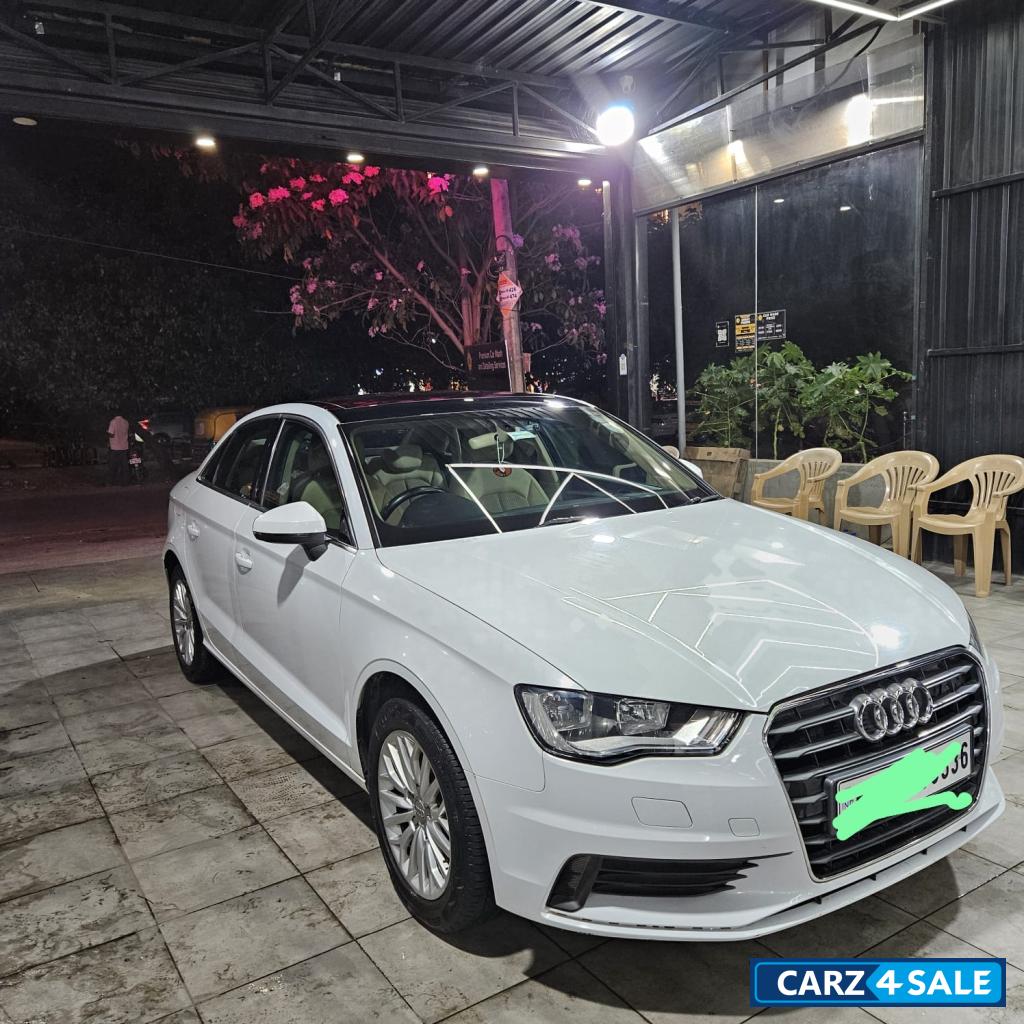 Audi A3 35 TDI Premius Plus + Sunroof