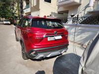 MG Hector Sharp Bs