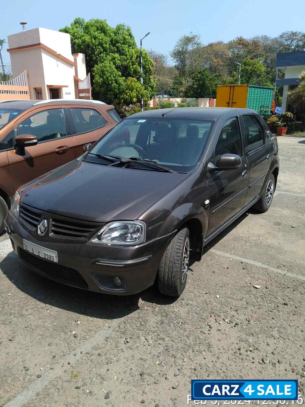 Java Brown Mahindra Renault Logan 1.5L ABS DLSX