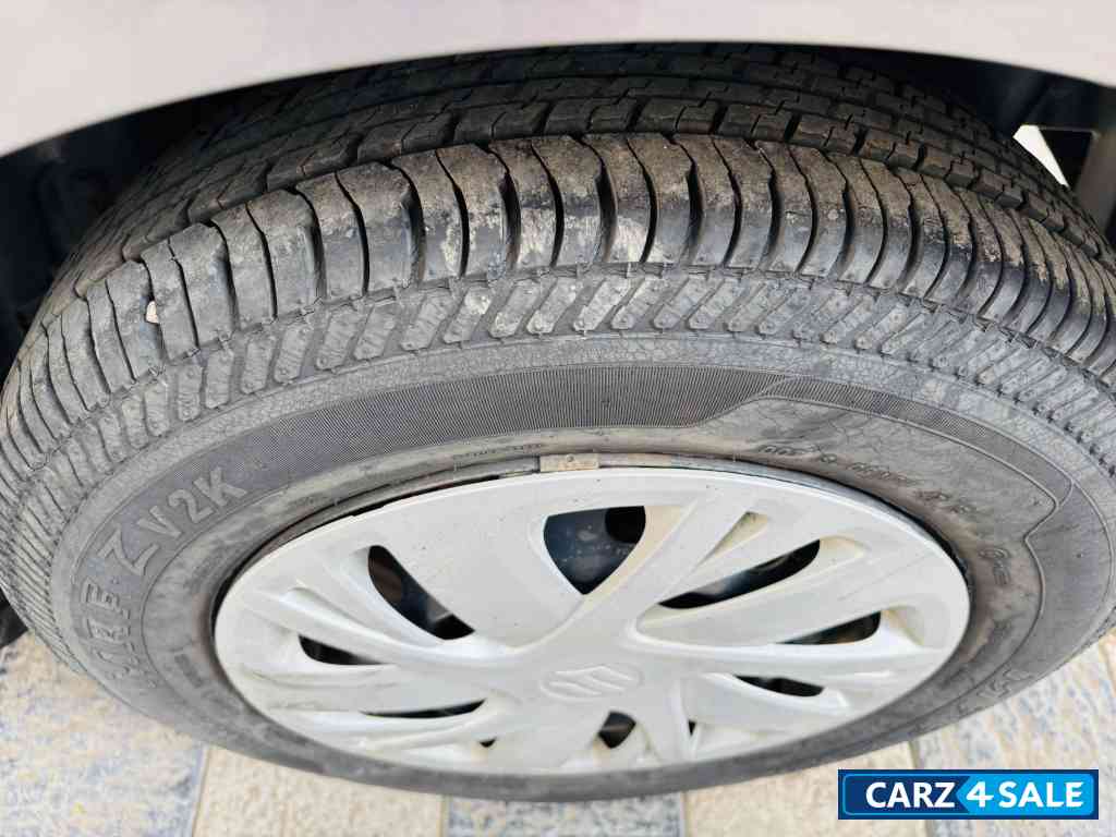 Maruti Suzuki Swift VXI CNG