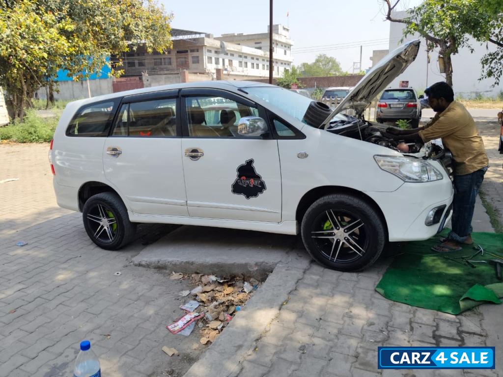 Toyota Innova Gx2.5 8s