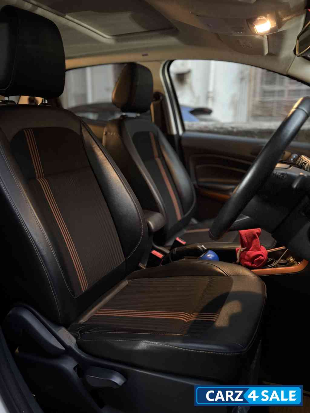 Diamond White With Black Roof Ford Ecosport Titanium S - Stage 2+