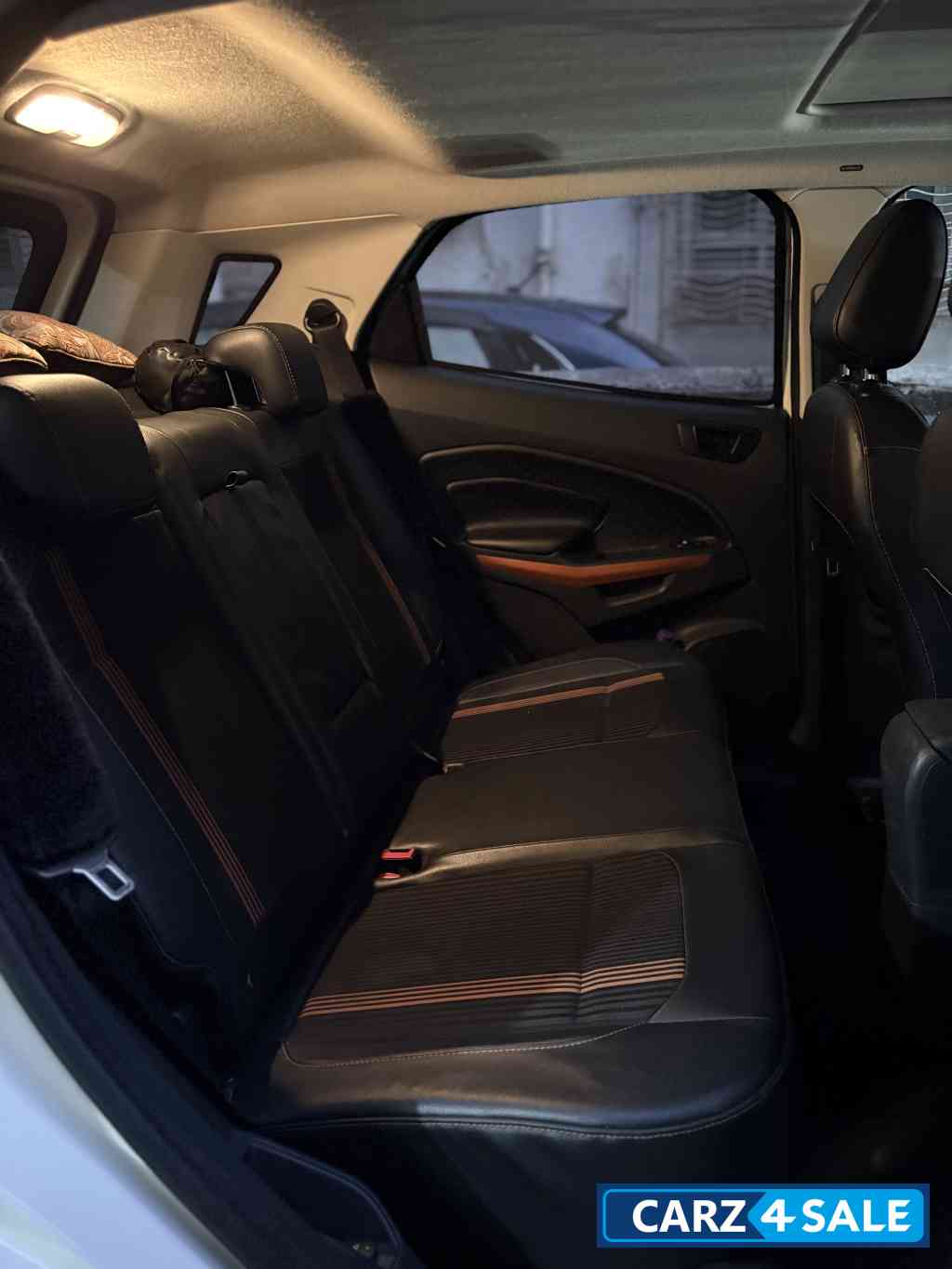 Diamond White With Black Roof Ford Ecosport Titanium S - Stage 2+