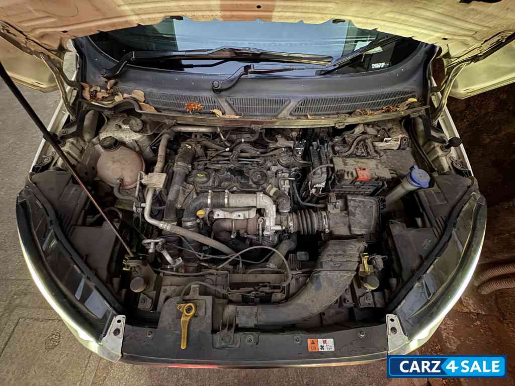 Diamond White With Black Roof Ford Ecosport Titanium S - Stage 2+