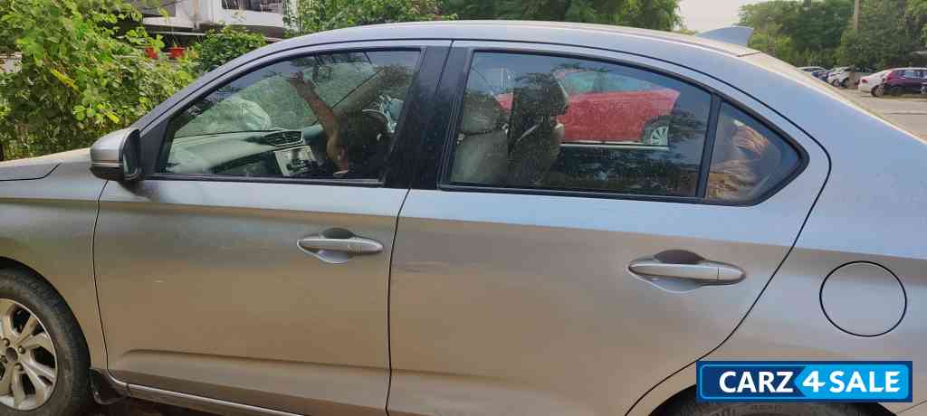 Honda Amaze 1.5 v mt i-dtec