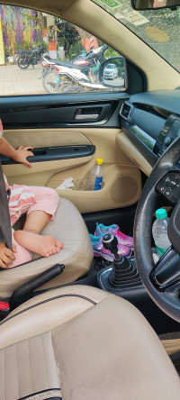 Honda Amaze 1.5 v mt i-dtec