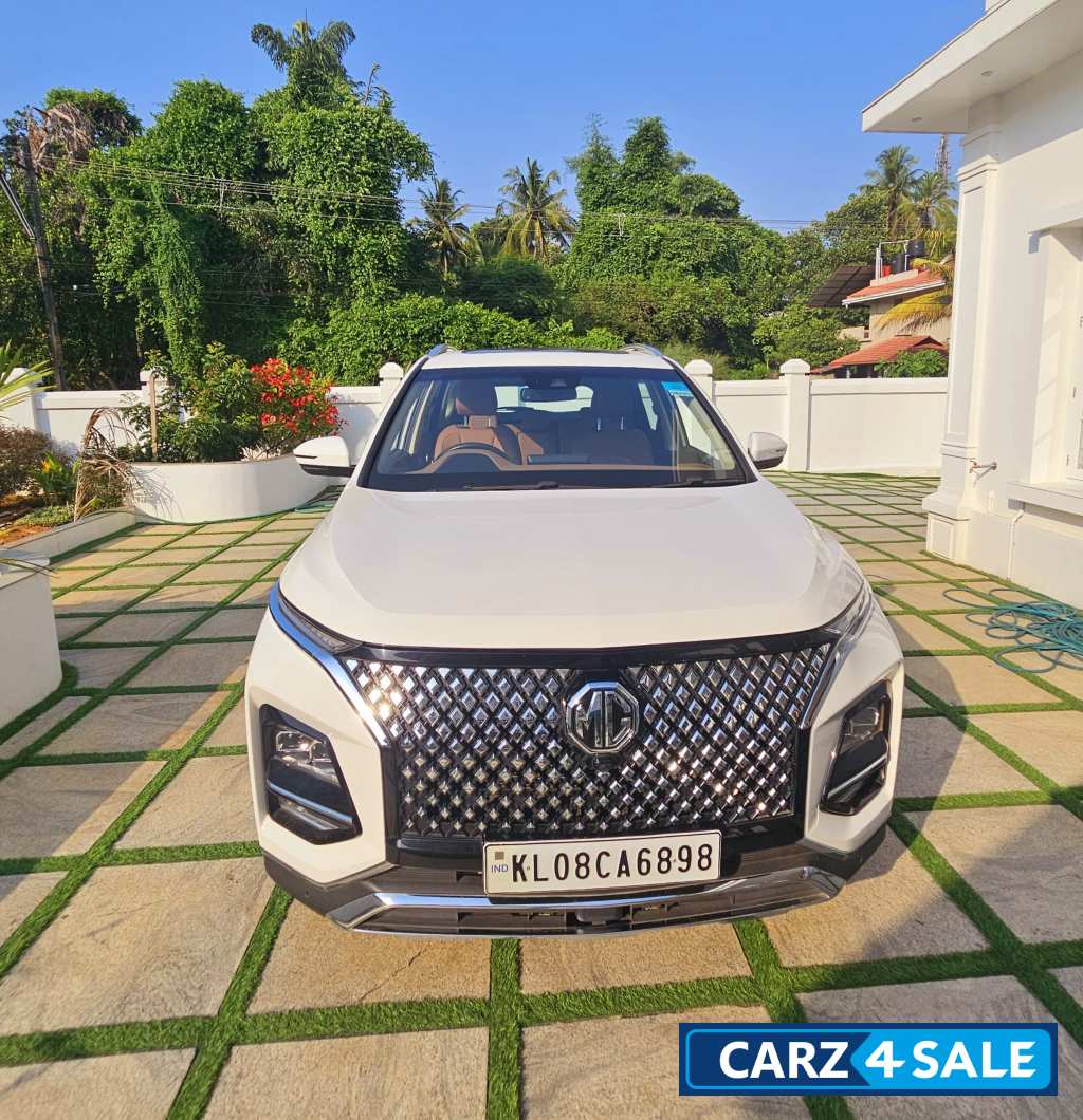 Candy White MG Hector Plus Savvy Pro 1.5 Turbo Petrol CVT 7 STR