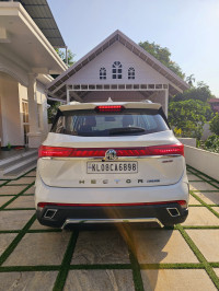 Candy White MG Hector Plus Savvy Pro 1.5 Turbo Petrol CVT 7 STR