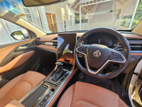 Candy White MG Hector Plus Savvy Pro 1.5 Turbo Petrol CVT 7 STR