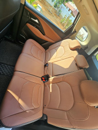 Candy White MG Hector Plus Savvy Pro 1.5 Turbo Petrol CVT 7 STR