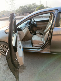 Maruti Suzuki Ciaz 1.5 Alpha Smart Hybrid