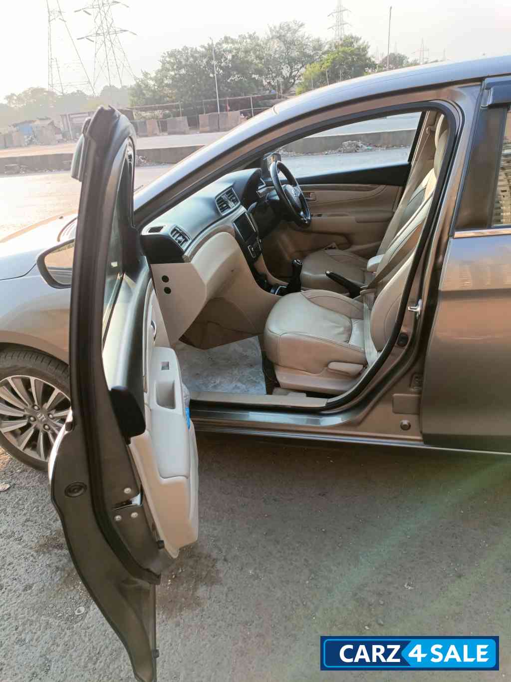 Maruti Suzuki Ciaz 1.5 Alpha Smart Hybrid