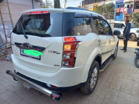 Mahindra XUV 500 W10