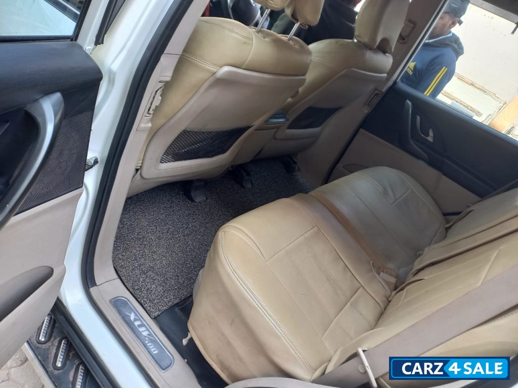 Mahindra XUV 500 W10