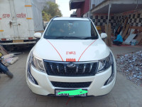 Mahindra XUV 500 W10