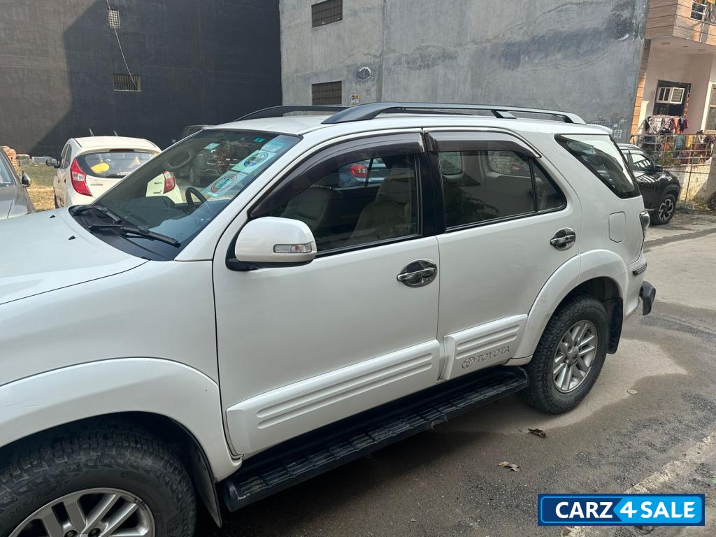 Toyota Fortuner 3.0 2wd at fe