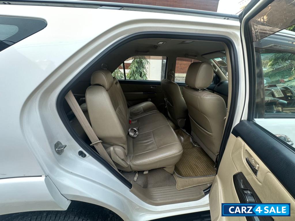 Toyota Fortuner 3.0 2wd at fe