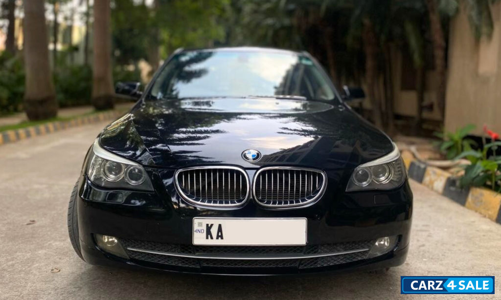 Black BMW 5-Series 520d