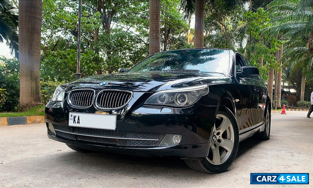 Black BMW 5-Series 520d