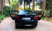 Black BMW 5-Series 520d