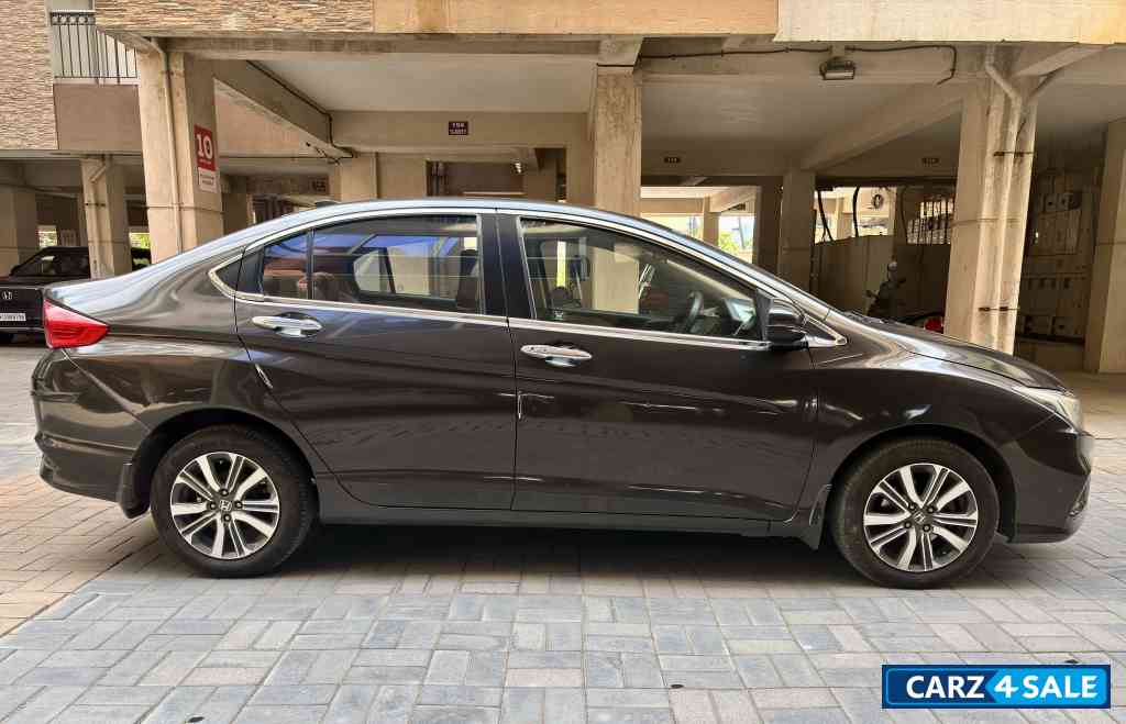 Gol Brown Honda City I-Dtec