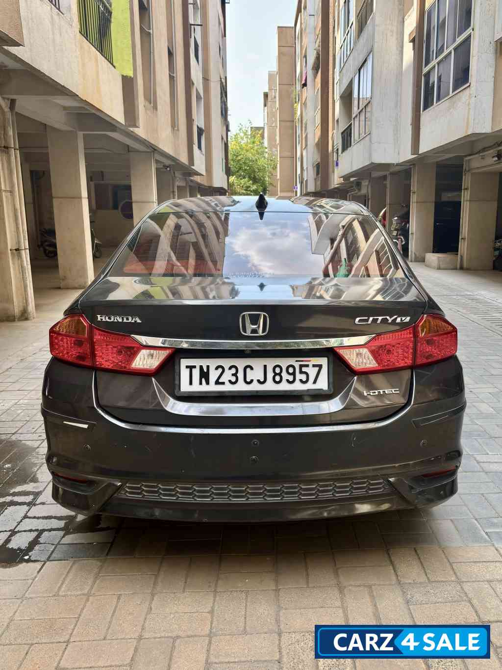 Gol Brown Honda City I-Dtec