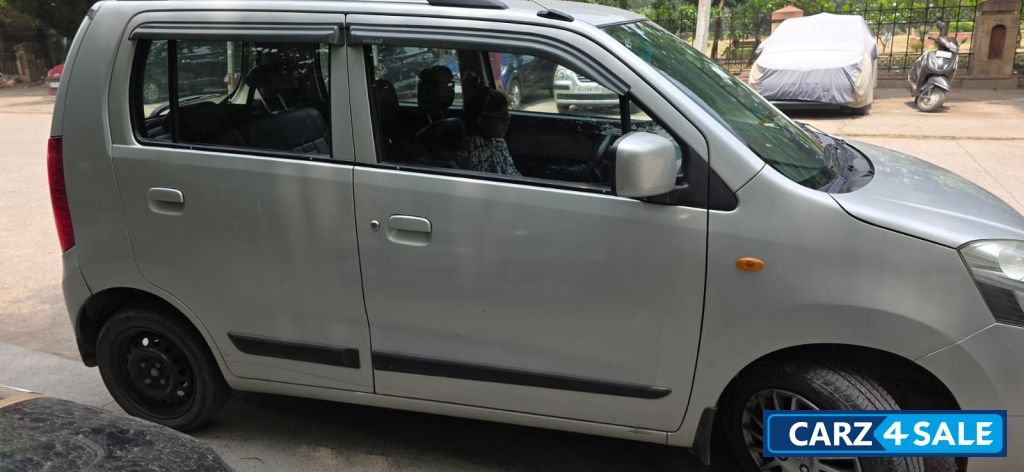 Silver Maruti Suzuki Wagon R Vxi