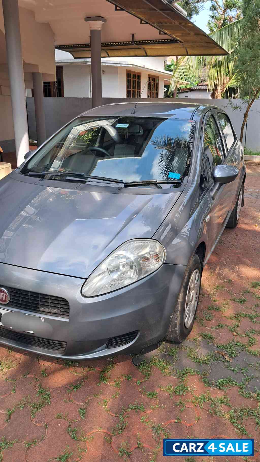 Grey Fiat Punto Active
