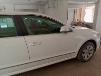 Candy White Skoda Superb Elegance 1.8 TSI MT