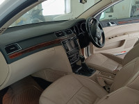 Candy White Skoda Superb Elegance 1.8 TSI MT