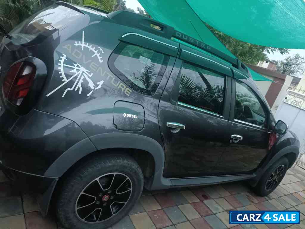 Slate Grey Renault Duster 85 PS RXS dci Diesel