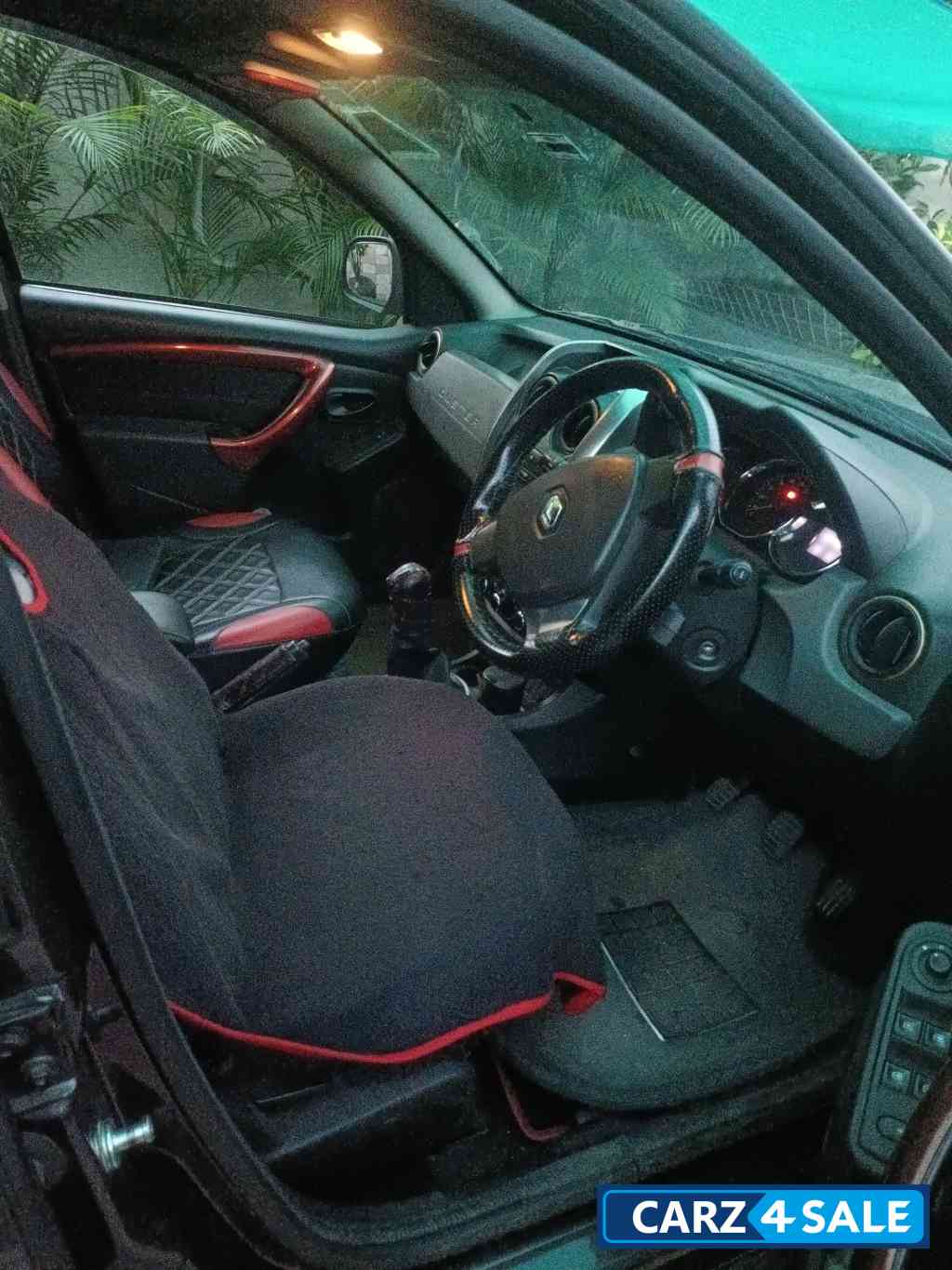 Slate Grey Renault Duster 85 PS RXS dci Diesel