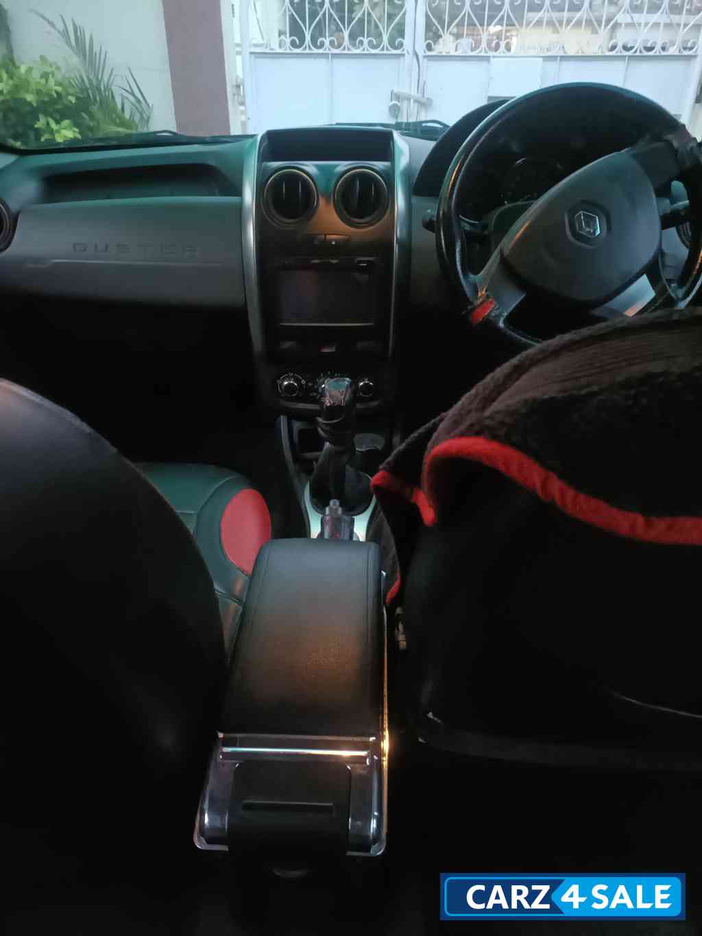 Slate Grey Renault Duster 85 PS RXS dci Diesel