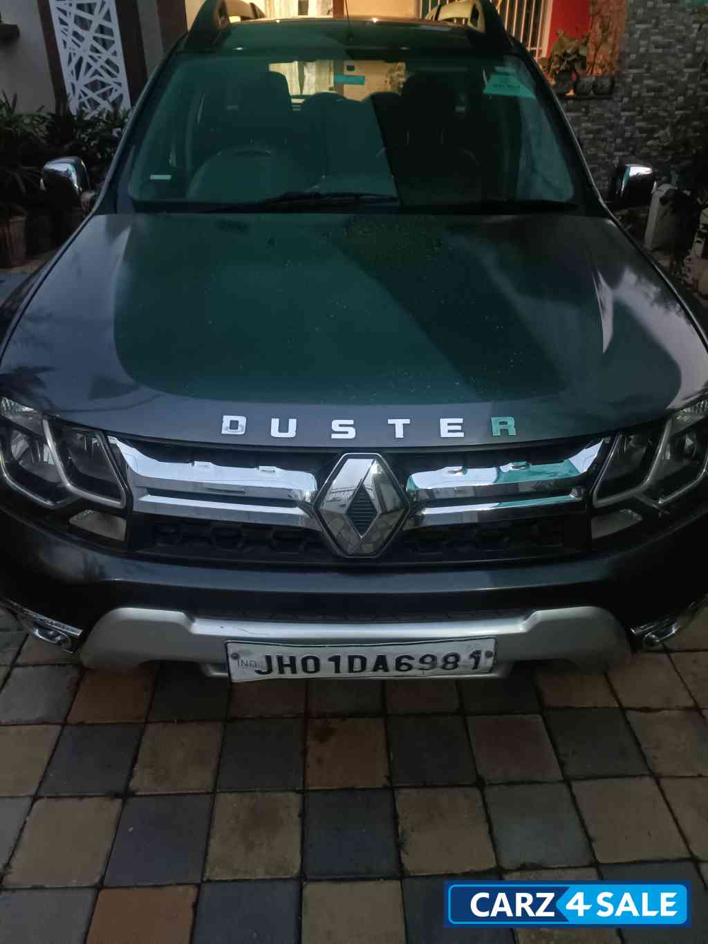 Slate Grey Renault Duster 85 PS RXS dci Diesel