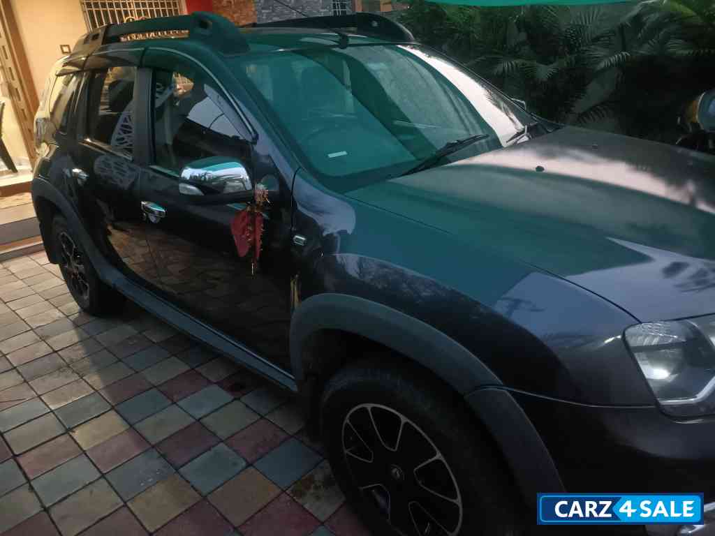 Slate Grey Renault Duster 85 PS RXS dci Diesel