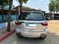 Silver Isuzu mu-X 4X4