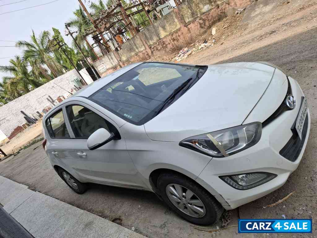 White Hyundai i20 1.4 crdi sportz diesel
