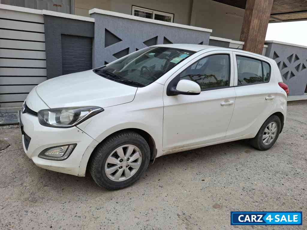 White Hyundai i20 1.4 crdi sportz diesel