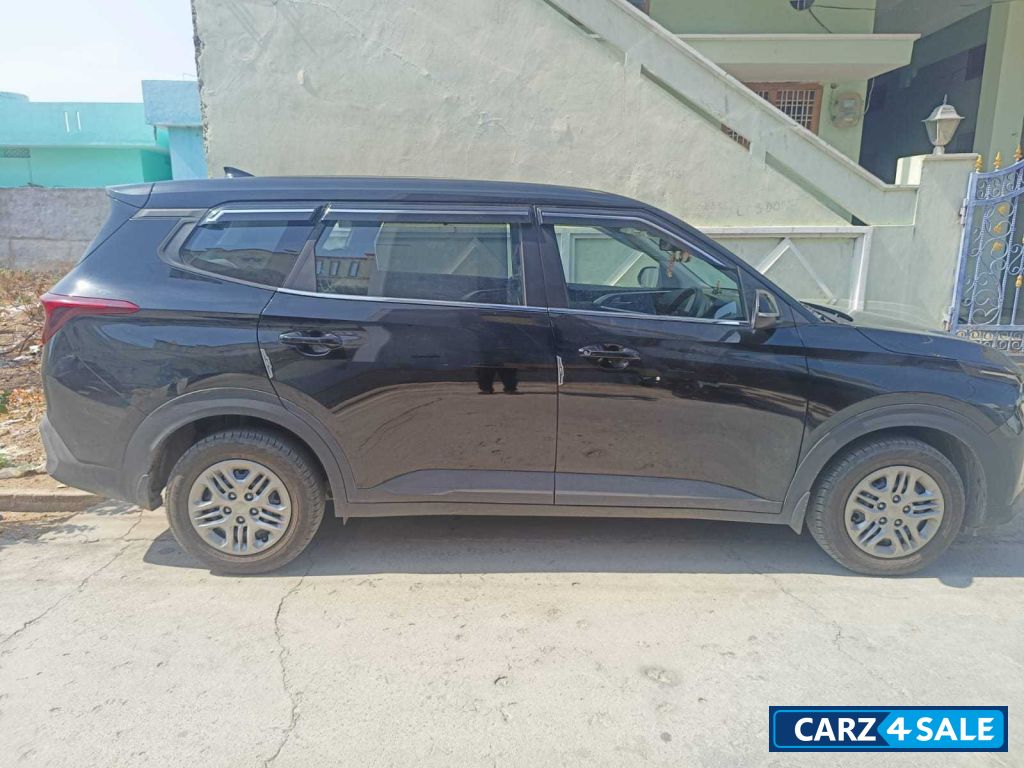Kia Carens Premium Optional