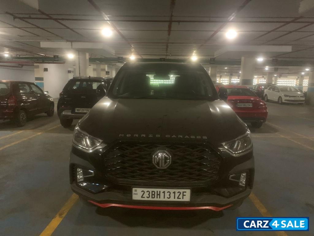 MG Gloster Black Storm 4x4 automatic