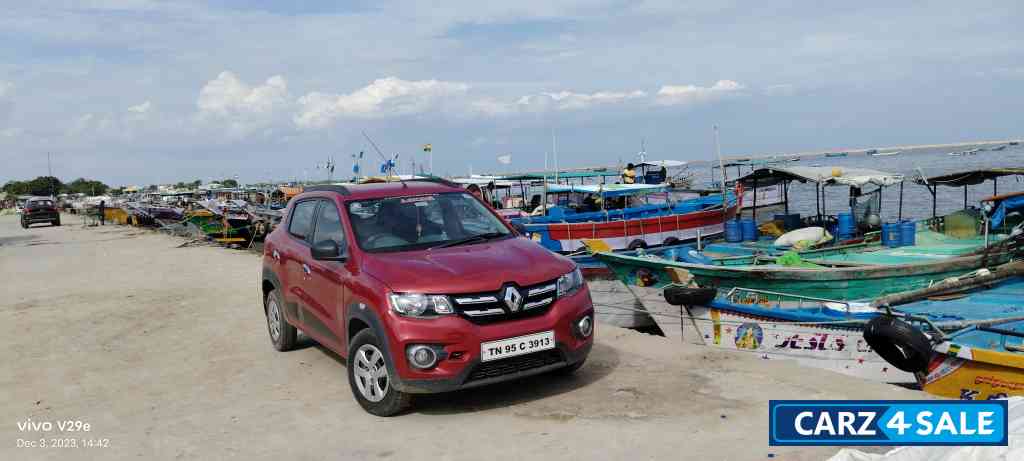 Red Renault Kwid Rxt