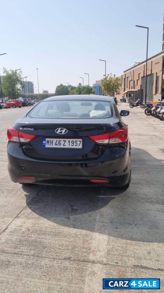 Black Hyundai Elantra VTVT