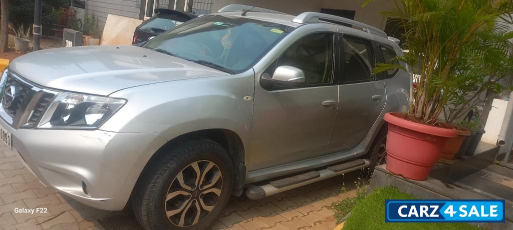 Silver Nissan Terrano