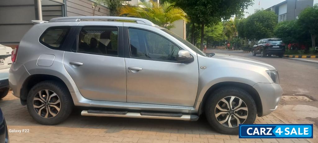 Silver Nissan Terrano
