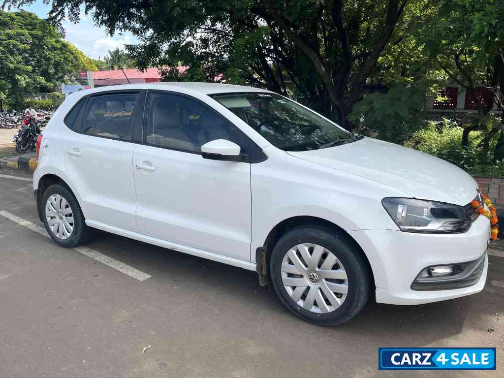 Candy White Volkswagen Polo Comfortline
