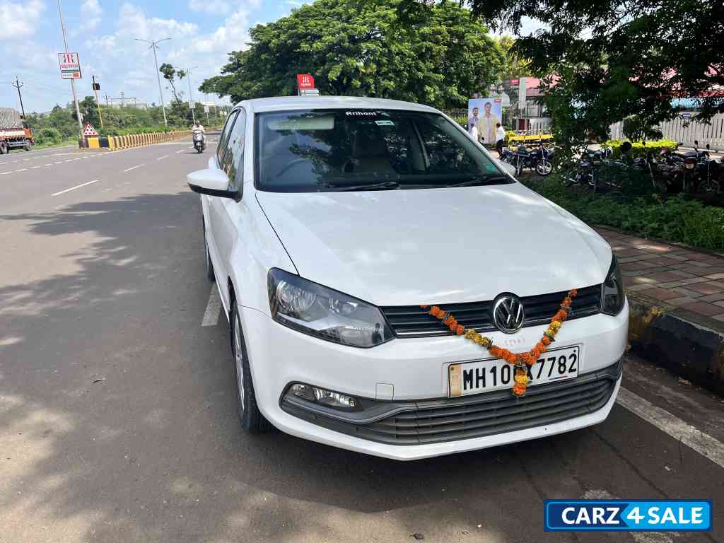 Candy White Volkswagen Polo Comfortline