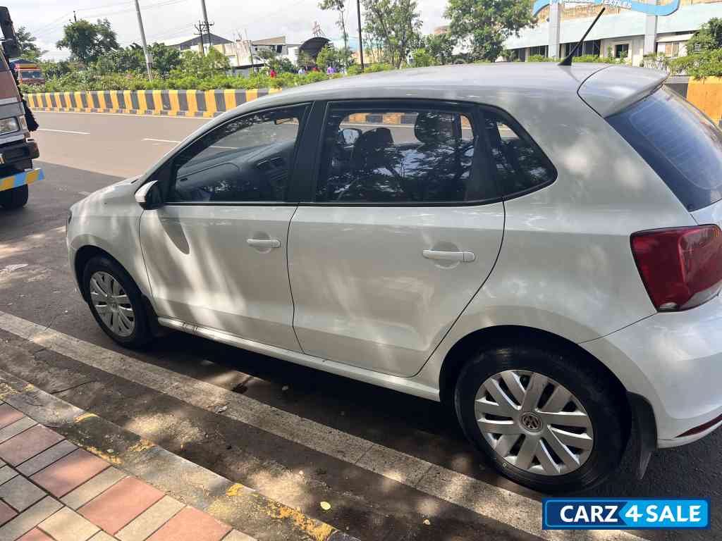 Candy White Volkswagen Polo Comfortline