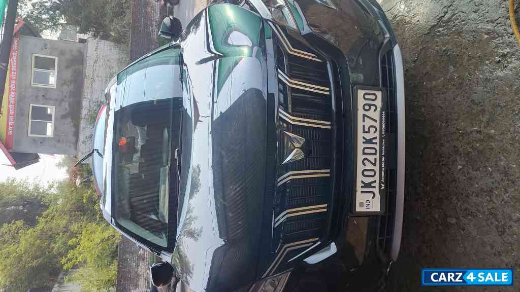 Mahindra XUV700 A5 select Petrol