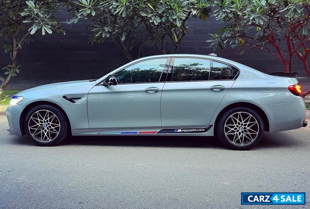 Nano Grey BMW 5-Series 520D